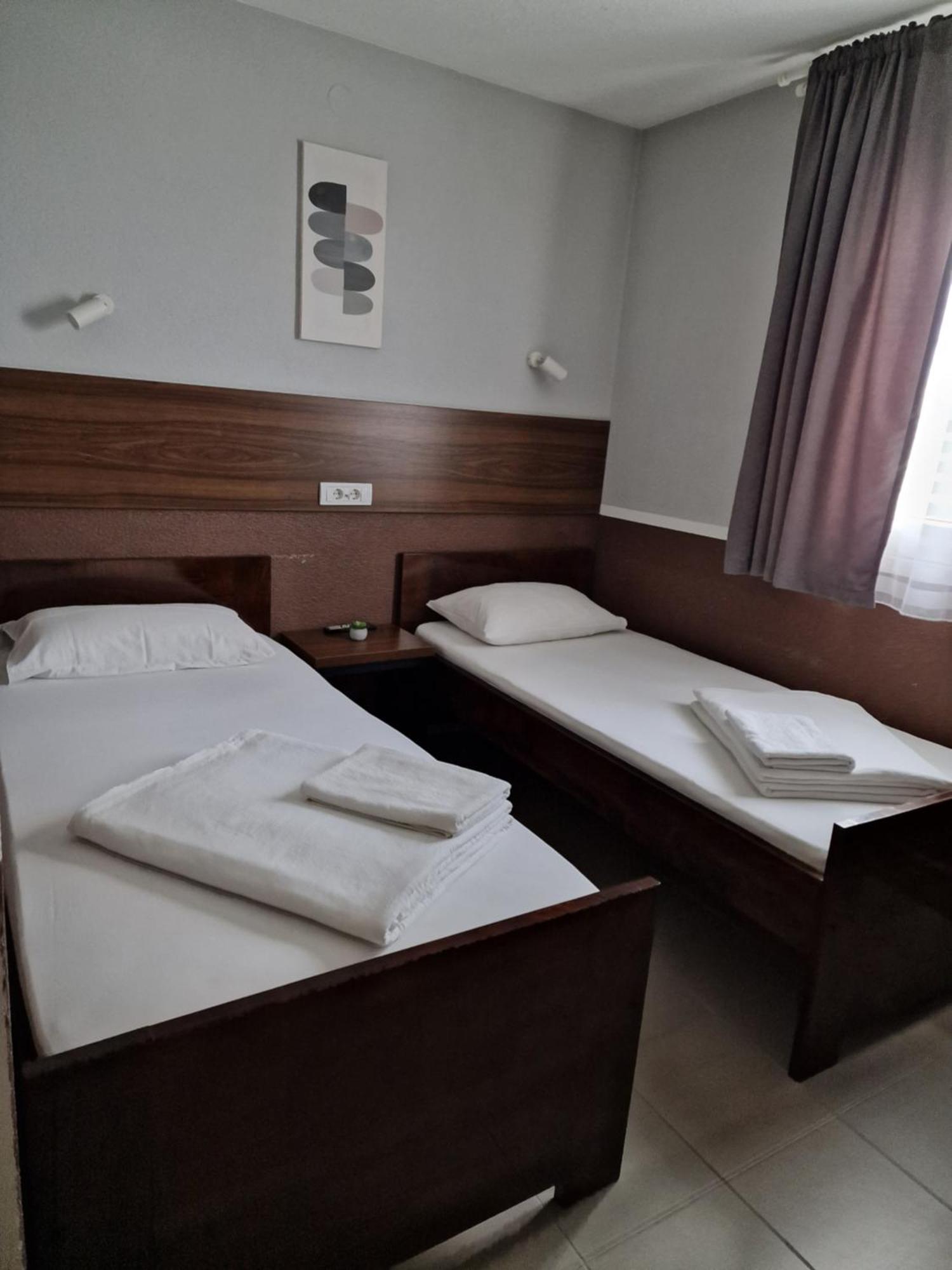 Hotel Djerdan Kraljevo Ngoại thất bức ảnh