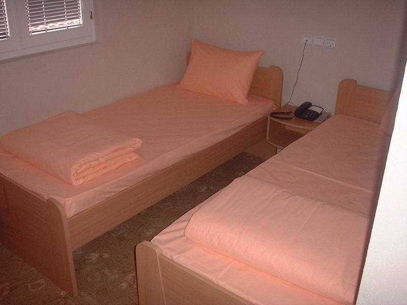 Hotel Djerdan Kraljevo Ngoại thất bức ảnh